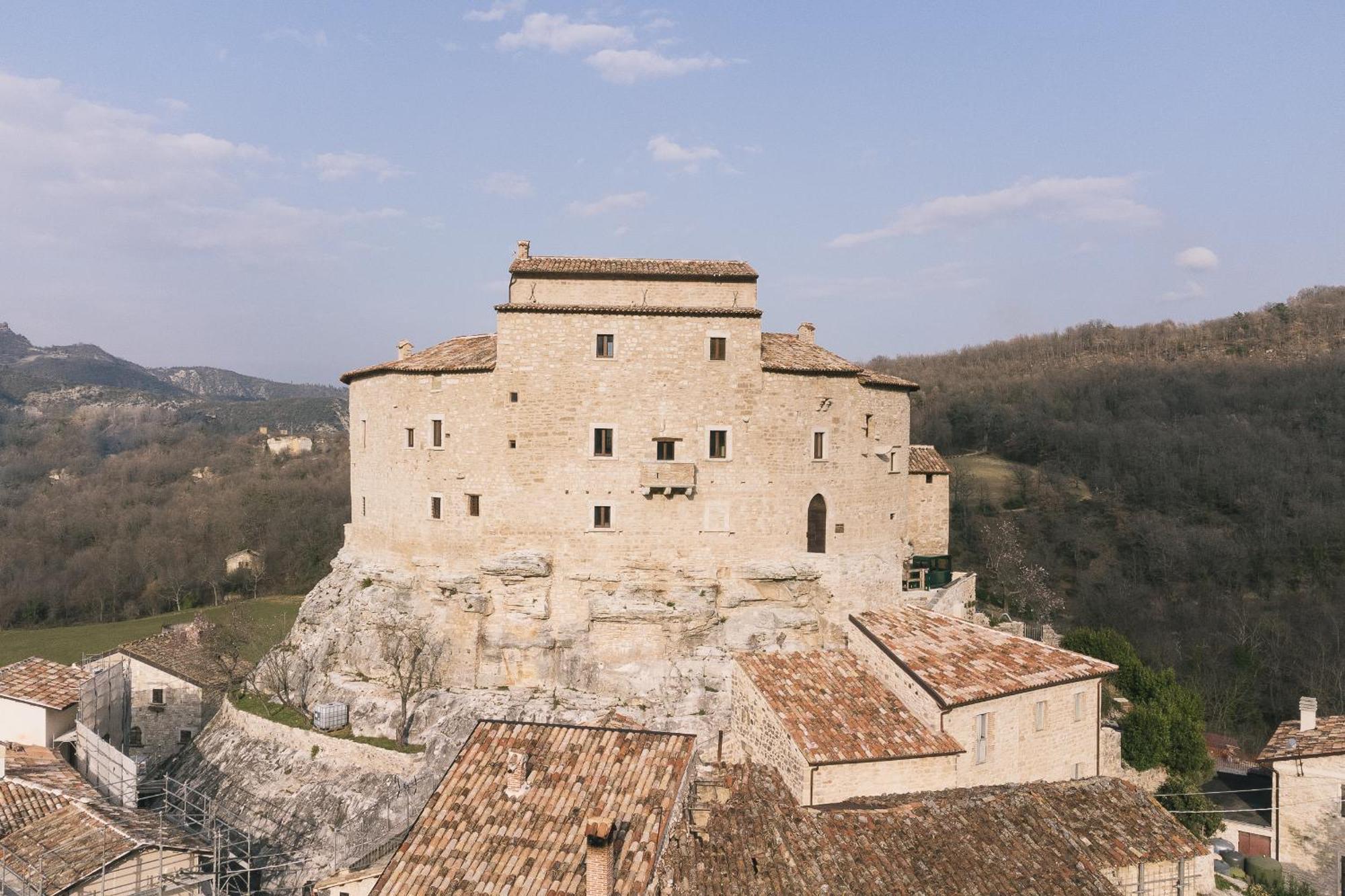 Castel Di Luco Hotel Acquasanta Terme Exterior photo