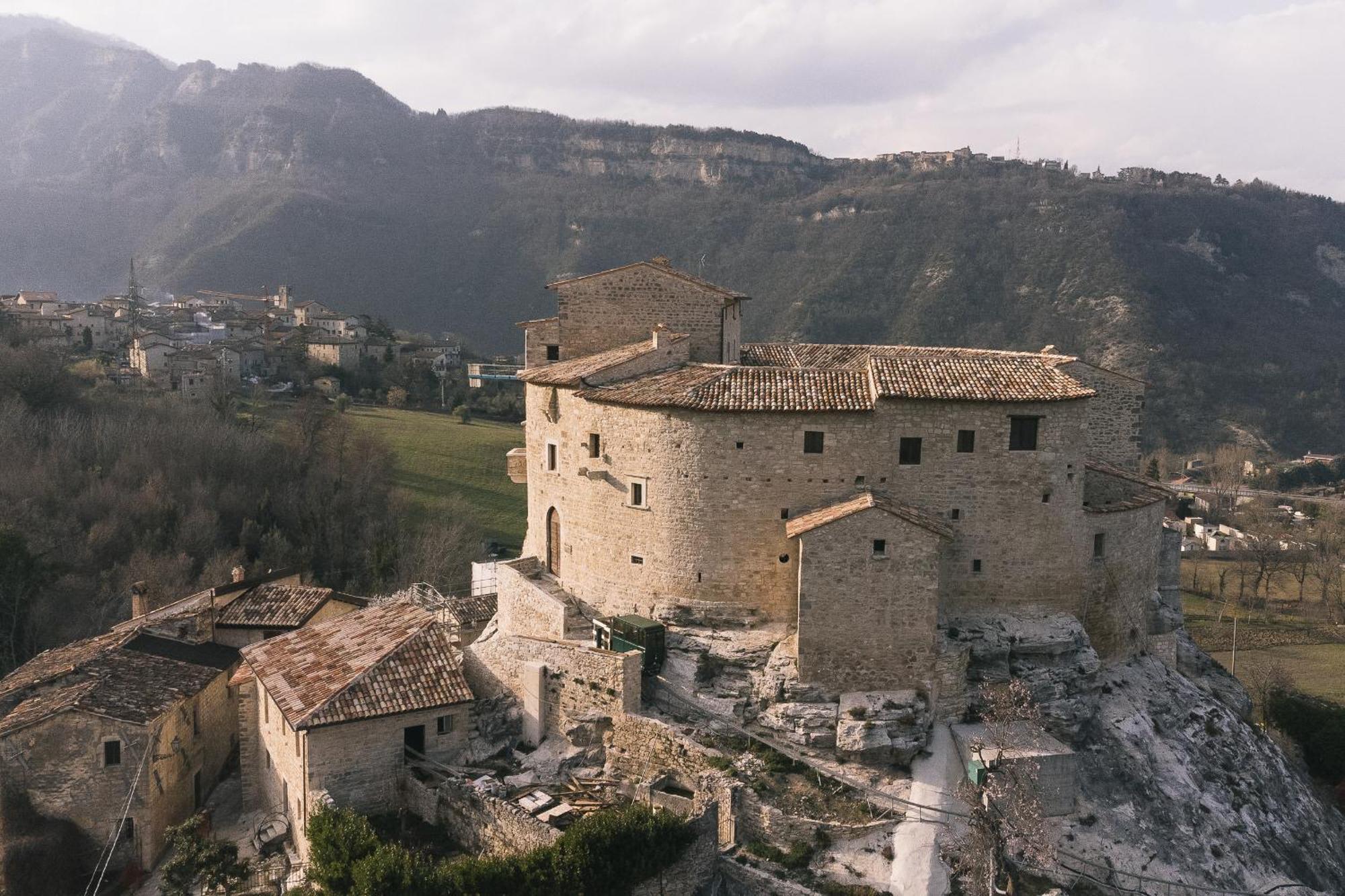 Castel Di Luco Hotel Acquasanta Terme Exterior photo