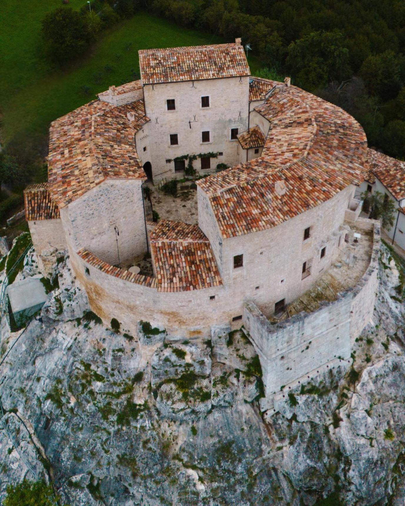 Castel Di Luco Hotel Acquasanta Terme Exterior photo